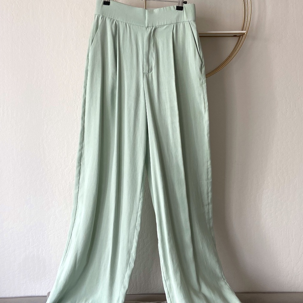 Wide leg trousers